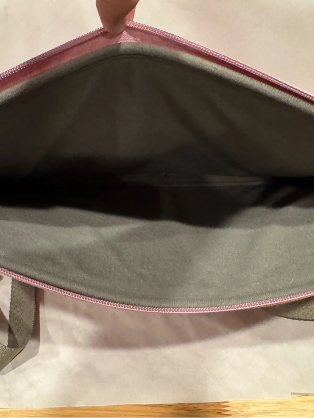 Belkin Quilted Pink Padded Laptop Computer PC Sleeve Carrying Case Bag 15”